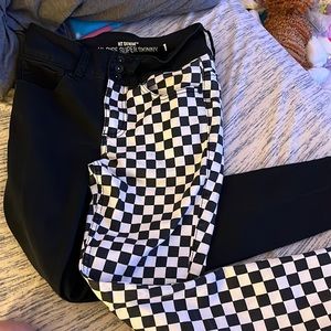 I’m selling these because they are not my style anymore.